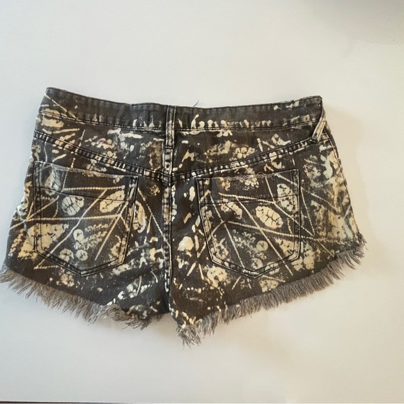 Free People shorts - Picture 2 of 5